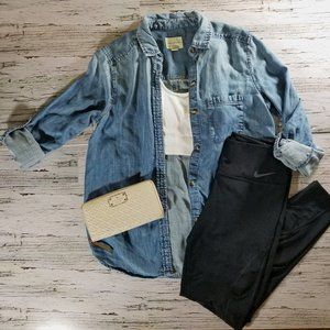 🌟AE Boyfriend Chambray Button Up Long Shirt | S